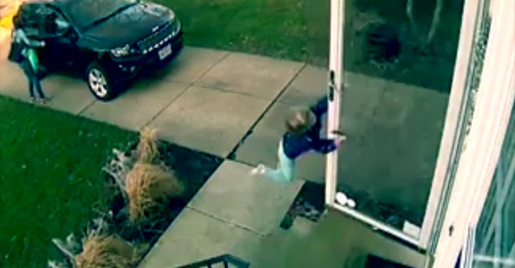 Une petite fille s’envole en ouvrant la porte de son domicile !