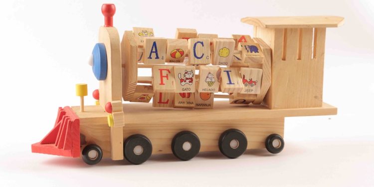 La réponse « cute  » d&rsquo;une petite fille à sa maman qui lui fait apprendre l&rsquo;alphabet !