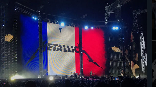 Metallica a rendu hommage à Johnny Halliday lors de son concert à Paris