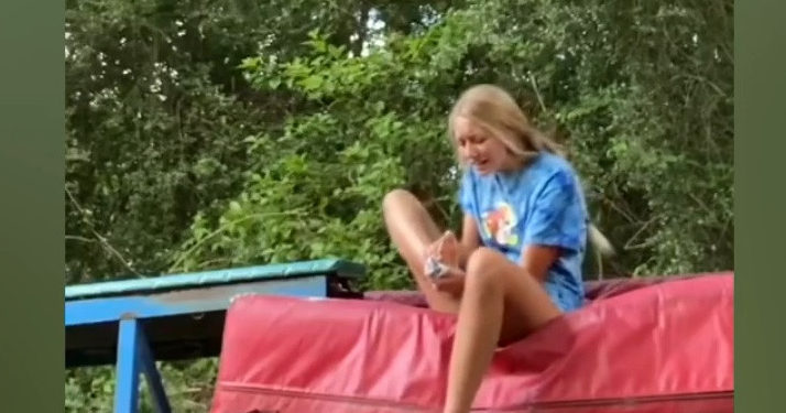 Texas : Une pom-pom girl ne se rend pas compte qu&rsquo;elle vient d&rsquo;être mordue par un serpent