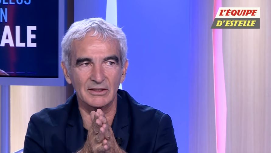 Raymond Domenech copieusement insulté dans le métro pour avoir demandé à deux personnes de « remettre leurs masques »