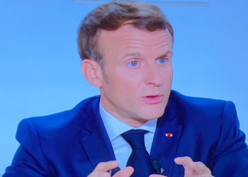 Emmanuel Macron instaure un couvre feu de 21h à 6h du matin dès samedi