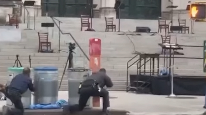 New York : Un homme abattu par la police après avoir ouvert le feu pendant un concert de Noël