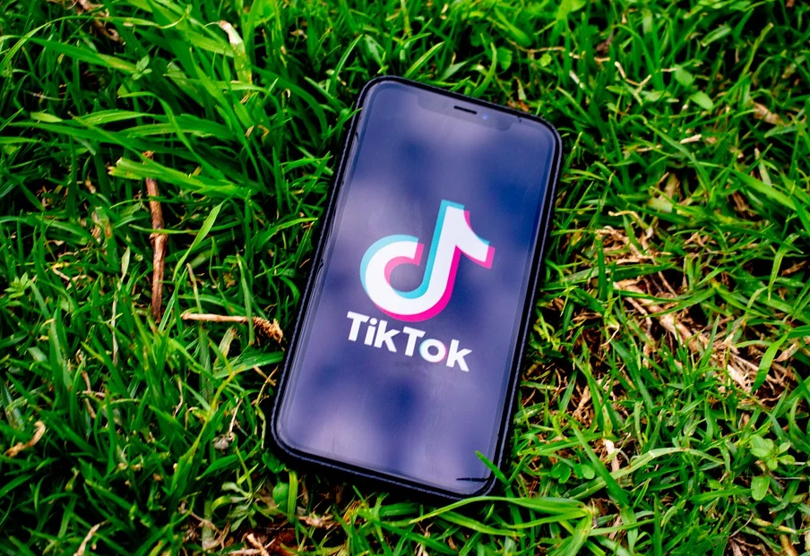 États-Unis : Il s&rsquo;introduit chez elle pendant qu&rsquo;elle se filme sur TikTok