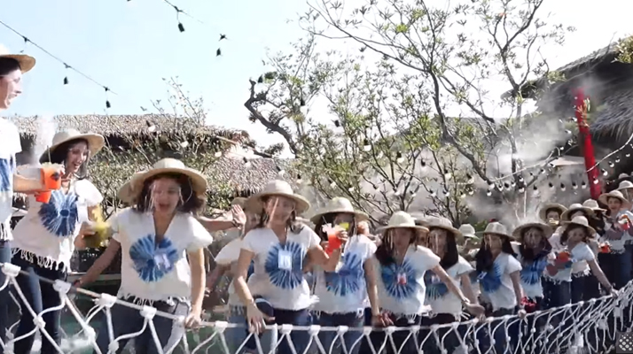 30 candidates de Miss Thaïlande chutent après l&rsquo;écroulement du pont au cours d&rsquo;une séance photo