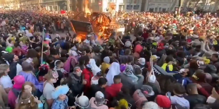 Covid-19. Un carnaval non-déclaré rassemblant des milliers de personnes fait polémique à Marseille