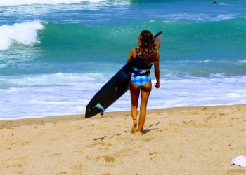 Katherine Diaz, jeune surfeuse de 22 ans, décède après avoir été frappée par la foudre