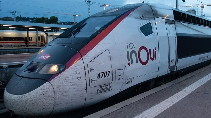 Allocution d&rsquo;Emmanuel Macron. Le site de la SNCF pris d&rsquo;assaut après le discours du chef de l’État