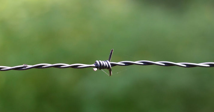 Doubs : Un enfant de 13 ans blessé à la gorge par un fil tendu entre deux arbres, lors d’une sortie à vélo