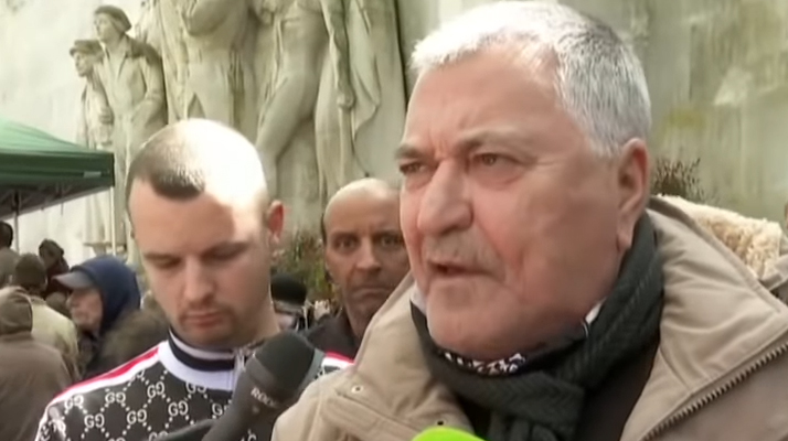 Quand Jean-Marie Bigard pète un plomb devant un journaliste, comparant le pass sanitaire à l’étoile jaune