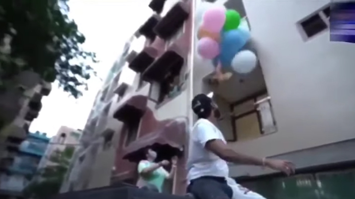 Inde : un youtubeur interpellé par la police pour avoir fait voler son chien avec des ballons à l&rsquo;hélium