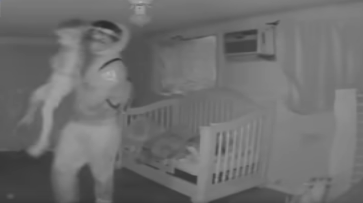 États-Unis : un enfant de 4 ans enlevé dans son sommeil puis retrouvé poignardé en pleine rue