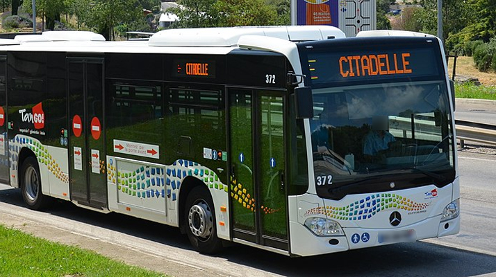 Nîmes : le chauffeur découvre dans son bus une mallette contenant 40.000 euros