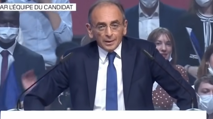 Rassemblement… provocations… et tensions : retour sur le premier meeting d&rsquo;Eric Zemmour en tant que candidat à la présidentielle de 2022