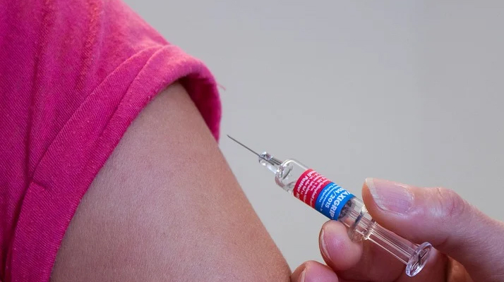 Covid-19 : le Comité d&rsquo;éthique favorable à la vaccination de 5-11 ans