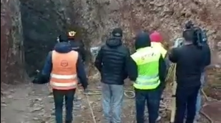 Au Maroc, les secours continuent de se battre pour sauver le petit Rayan