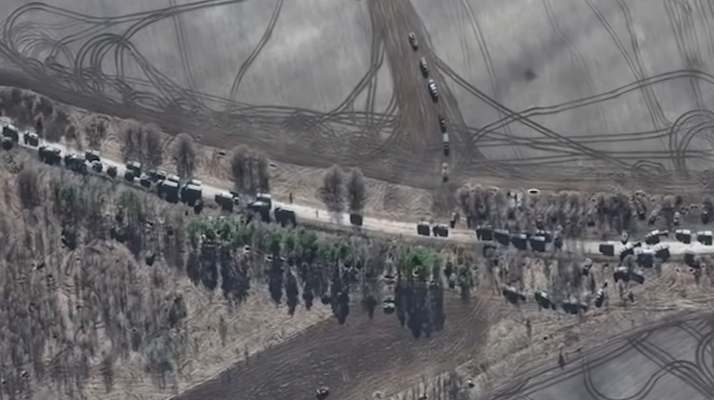 Guerre en Ukraine. Ces images satellites qui montrent un important convoi militaire se diriger vers Kiev