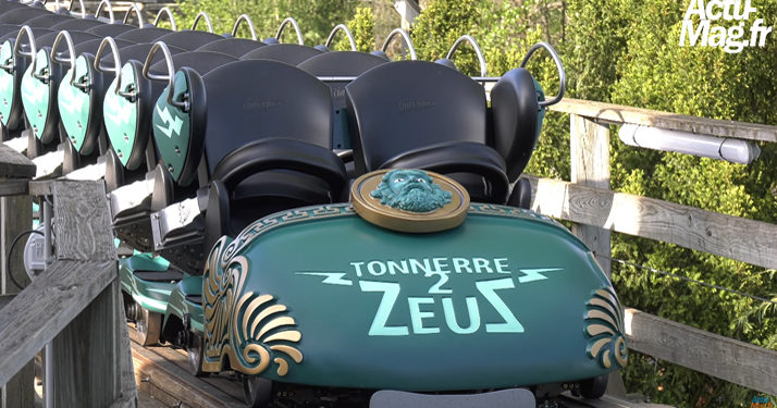 (Reportage) Le parc Astérix inaugure son nouveau Tonnerre 2 Zeus