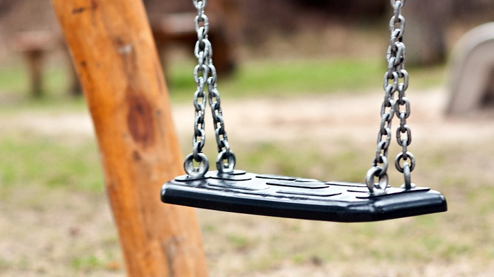 Normandie : âgé de 2 ans, il chute de la balançoire après avoir été victime d&rsquo;un coup de chaud