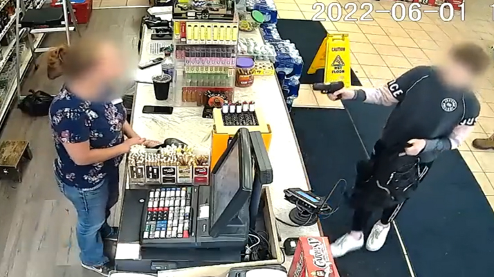 États-Unis : âgé de 12 ans, il braque une station-service avec le pistolet de son père