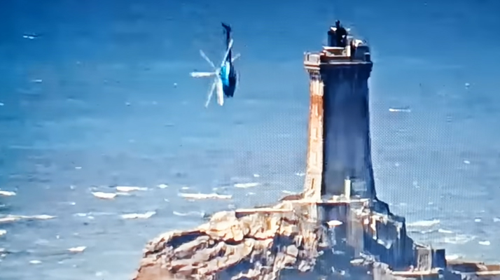 Bretagne. (Vidéo) Un hélicoptère évite de justesse le crash sur un phare de la Pointe-du-Raz