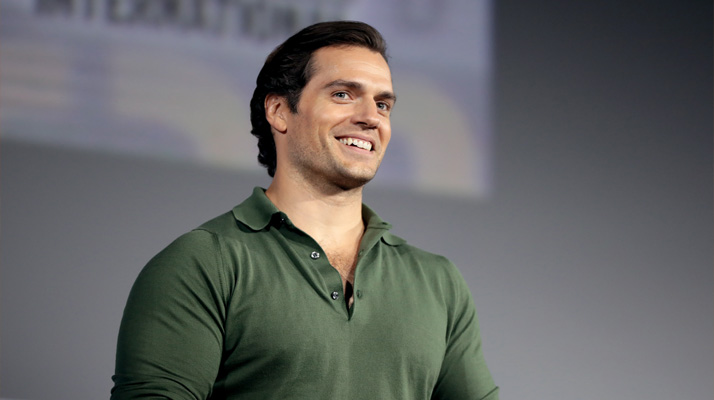 Henry Cavill annonce son départ de la série fantasy The Witcher