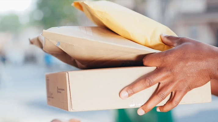Envoyer une lettre recommandée en ligne : plus besoin de se rendre à La Poste