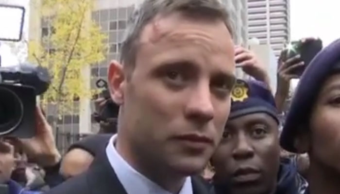 L&rsquo;athlète Oscar Pistorius est sorti de prison et a regagné son domicile