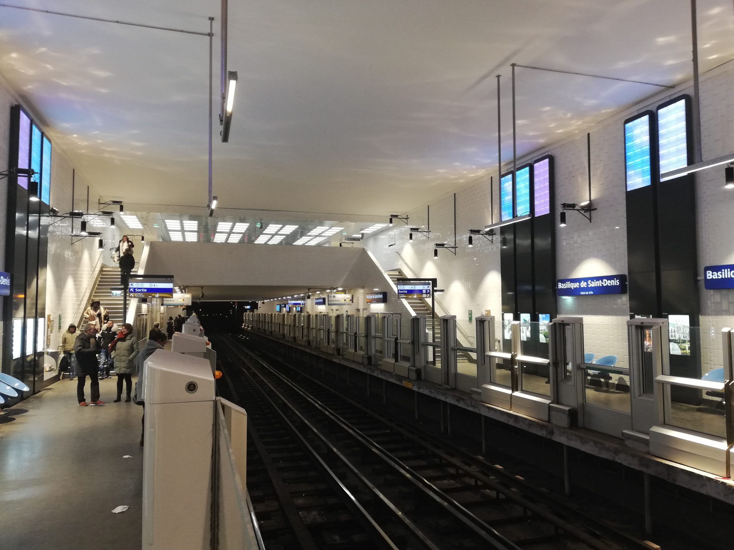 Seine-Saint-Denis : Un adolescent âgé de 14 ans, tué d&rsquo;un coup de couteau à la station de métro Basilique