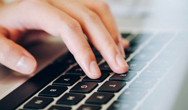 Comment trouver efficacement des informations dans un annuaire de particuliers ?