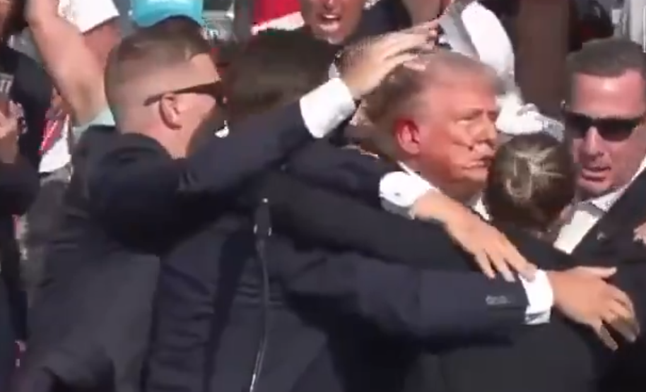Donald Trump touché par balle à la tête pendant sa campagne en Pennsylvanie