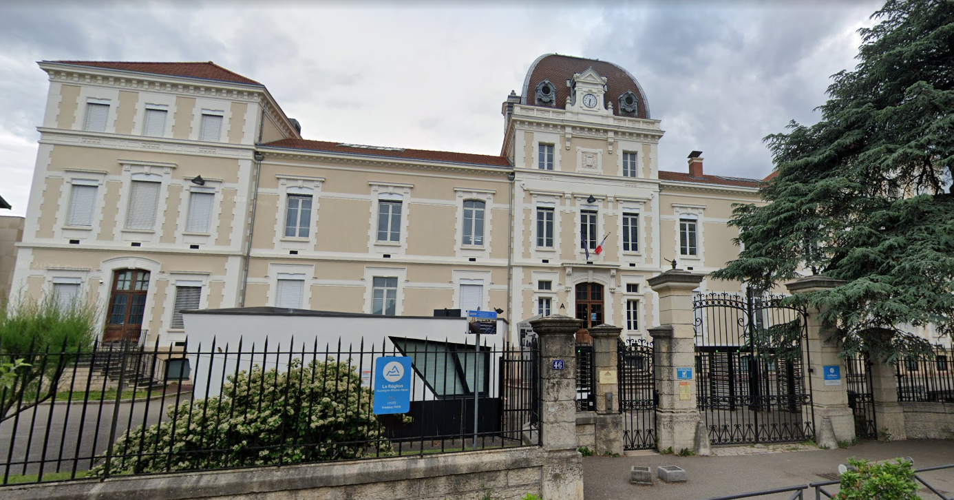 Un enseignant violemment frappé par un élève pour lui avoir confisqué son téléphone portable dans un lycée de Villeurbanne