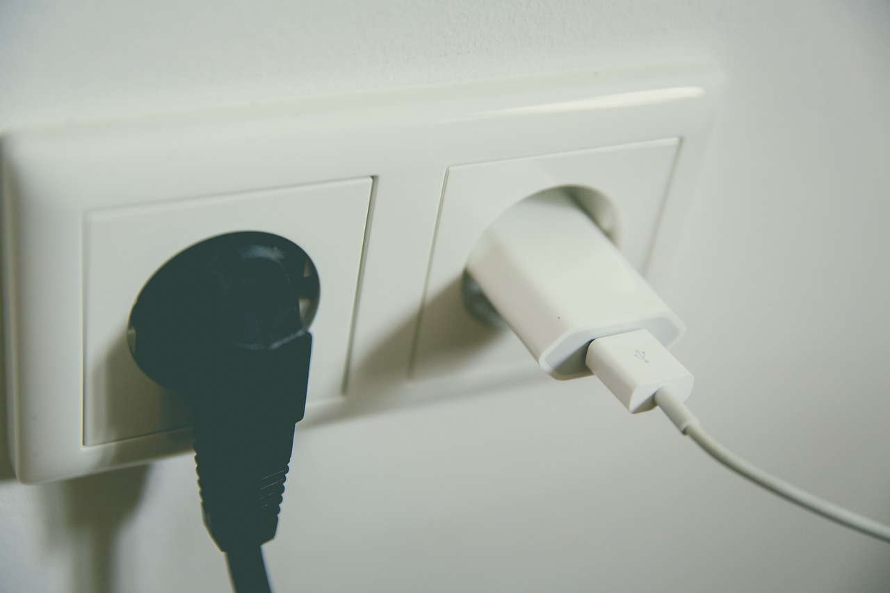 Matériel électrique pour habitations et bâtiments commerciaux : acheter en ligne est avantageux