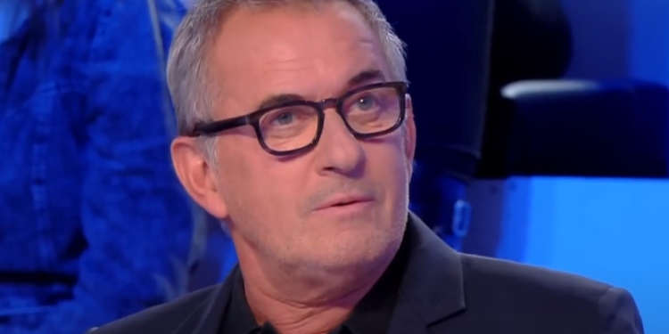 L&rsquo;animateur Christophe Dechavanne condamné à 1200 € d&rsquo;amende pour conduite sous stupéfiants en récidive : son permis lui a été retiré