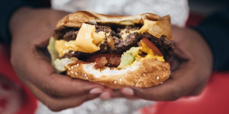 À Marseille, l&rsquo;enseigne Five Guys ne sert désormais plus que des steaks halal