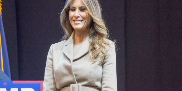 Le journaliste Michael Wolff poursuit Melania Trump pour diffamation