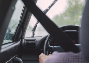 Permis de conduire : l’Europe met fin au modèle à vie et relance le débat sur les seniors