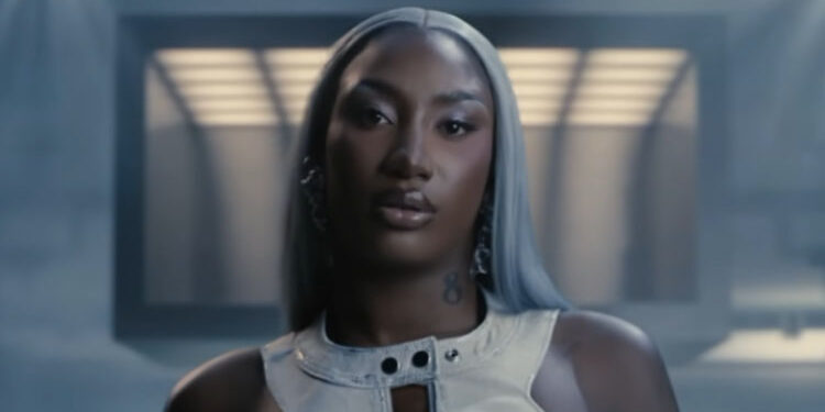 Aya Nakamura au Stade de France : Un premier concert historique et impérial pour la reine de la pop
