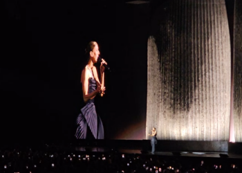 Céline Dion bouleversante à Paris : le récit de son grand retour sur scène ce samedi soir