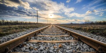 Déraillement d&rsquo;un TER en Seine-Maritime : la piste d&rsquo;un acte criminel après la découverte d&rsquo;un rail de 300 kg